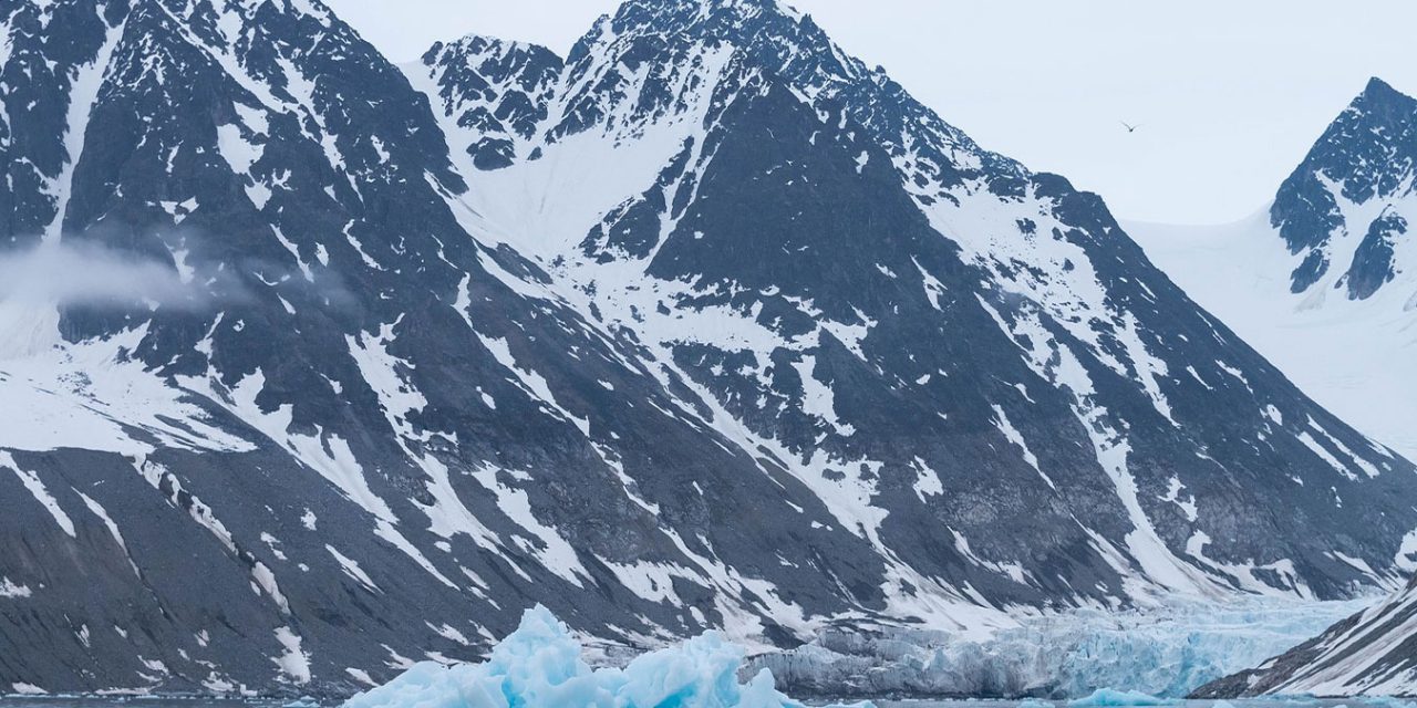 Melting Antarctic Ice Sheets Thinning at ‘Extraordinary’ Rate